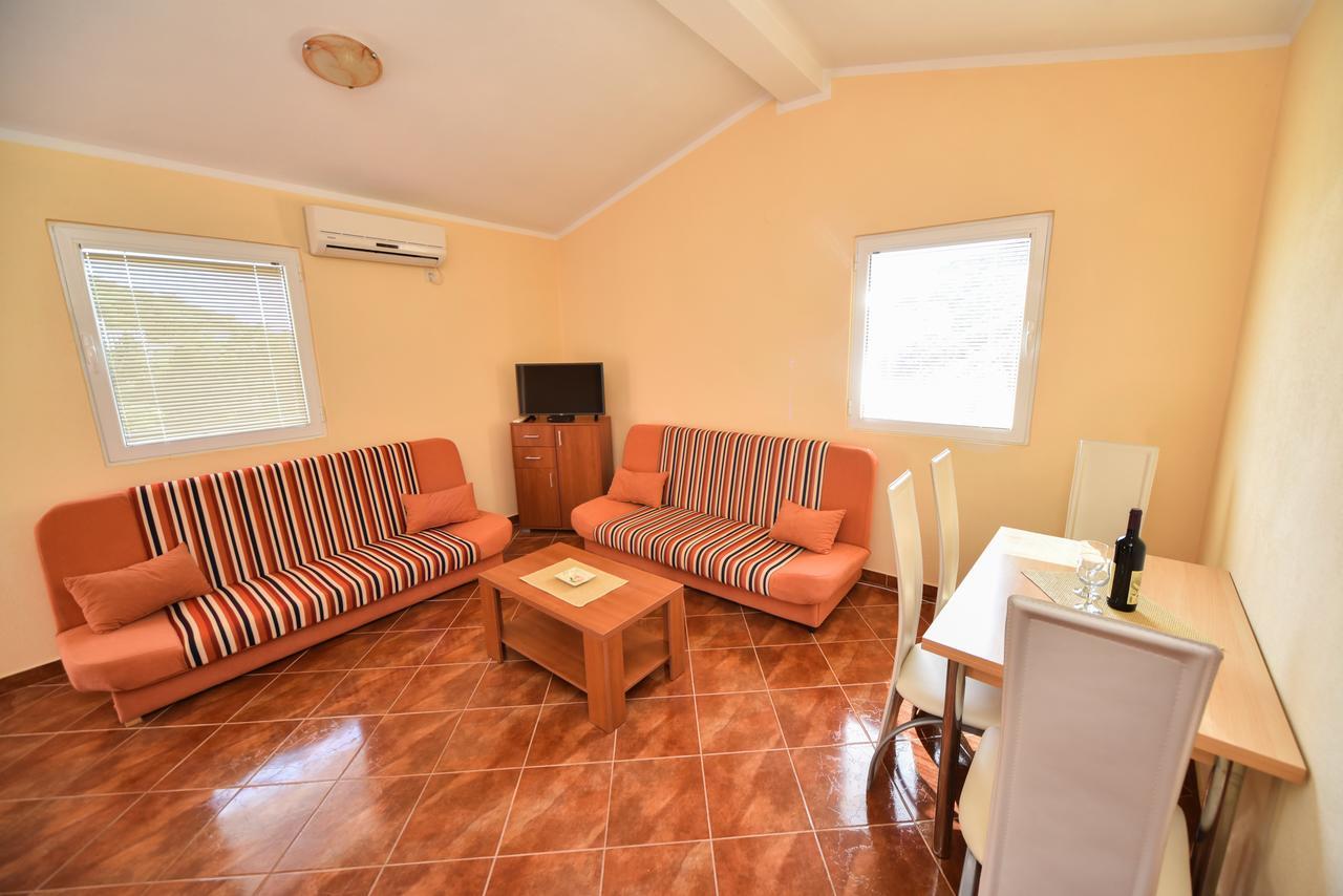 Apartmani Stanisic Čanj Exteriör bild