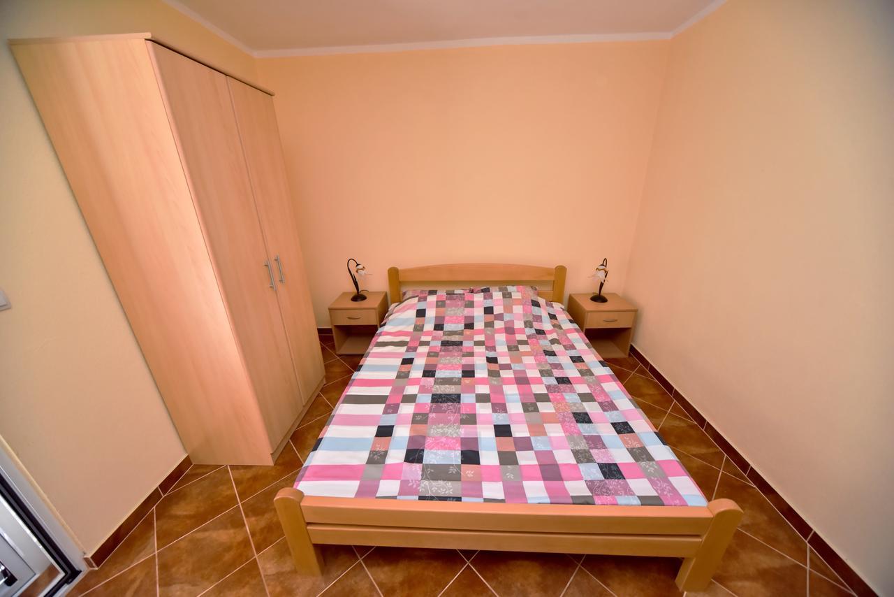 Apartmani Stanisic Čanj Exteriör bild