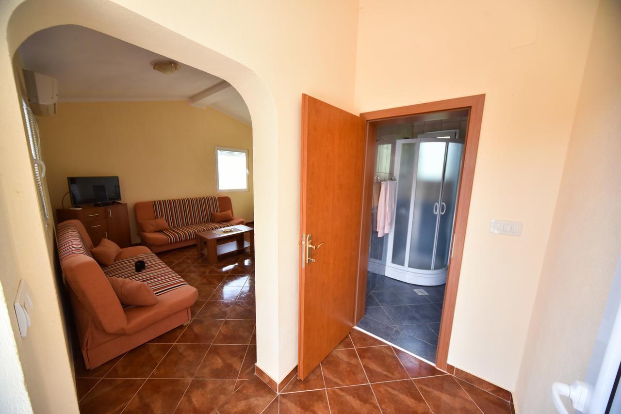 Apartmani Stanisic Čanj Exteriör bild