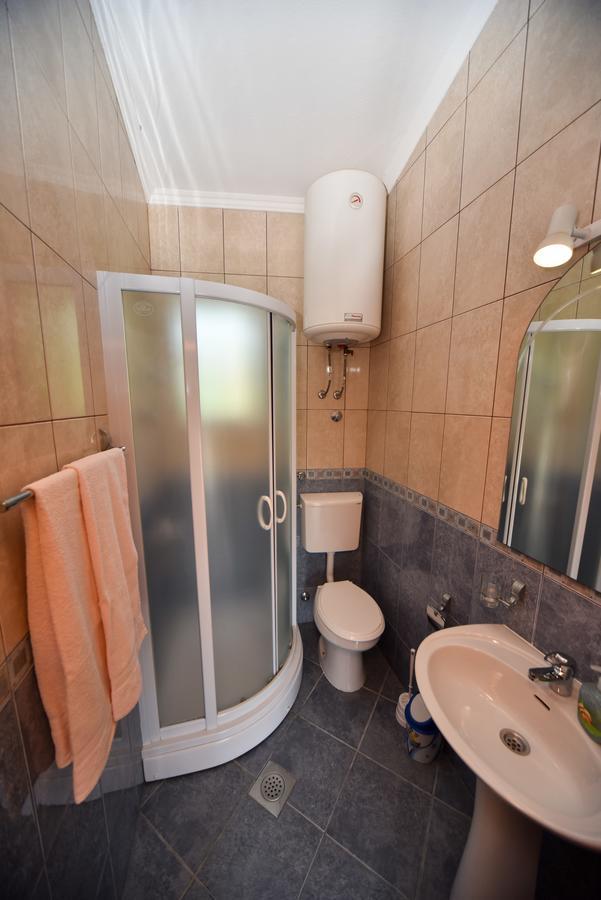 Apartmani Stanisic Čanj Exteriör bild