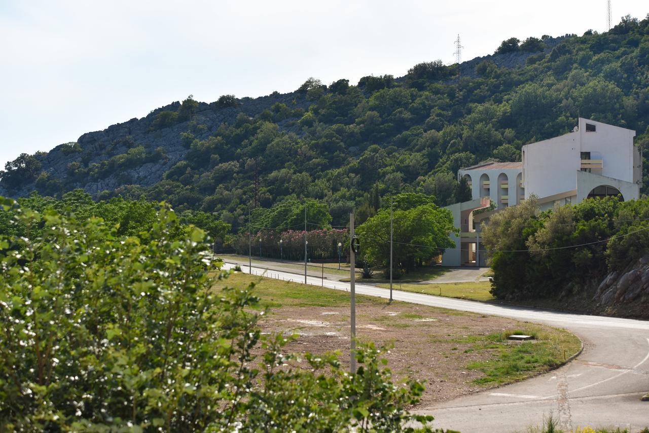 Apartmani Stanisic Čanj Exteriör bild